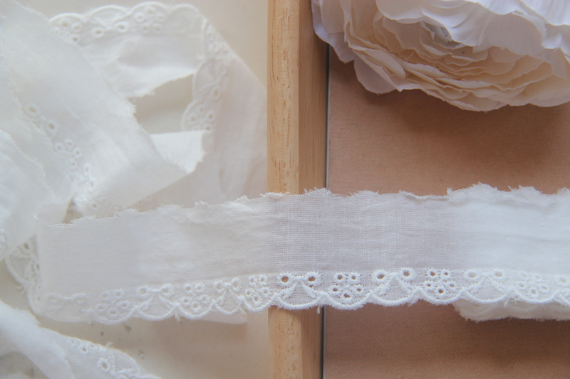 D25 handmade diy clothing lace embroidered lace cotton cloth embroidered clothing window fabric lace with lace width 3cm