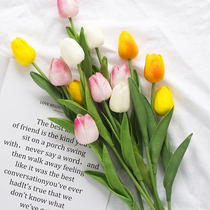 Emulated florist tulip photo-prop wedding photography Write a real hand to hold a flower clothing ornament table hem