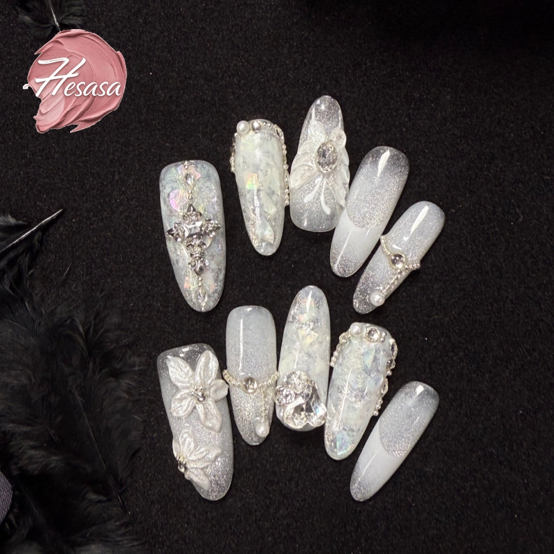 Lunar Mist｜Moon Mist Silver Wish Light Luxury Diamond-Encrusted Three-Dimensional Carved Silver White Cat's Eye Handmade Wearable Nails