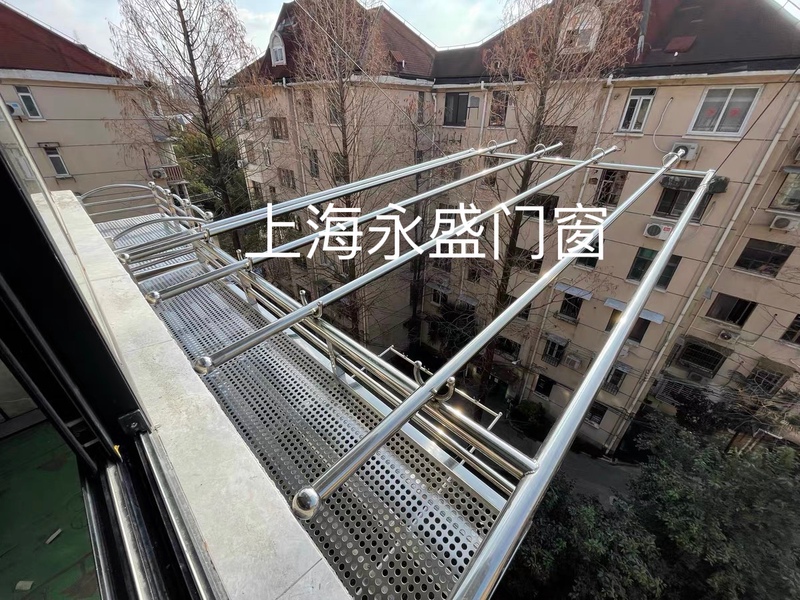 Shanghai 304 Stainless Steel Gantry Hanger with 304 Steel Wire Rope and 304 Rings, Professionally Manufactured and Installed