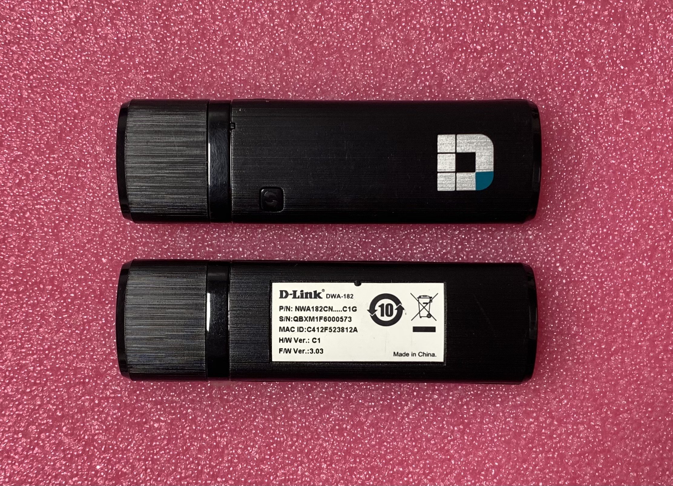 デスクトップおよびノートパソコン用USB 3.0搭載D-Link純正デュアルバンド1200Mワイヤレスネットワークレシーバー（D-Link DWA-182C1）