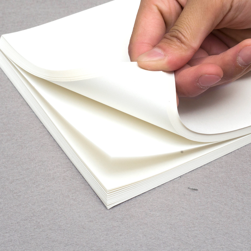 Как выровнять лист бумаги. Как выпрямить страницы книги. Разгладить лист бумаги утюгом. Как выровнять лист. Как погладить бумагу.