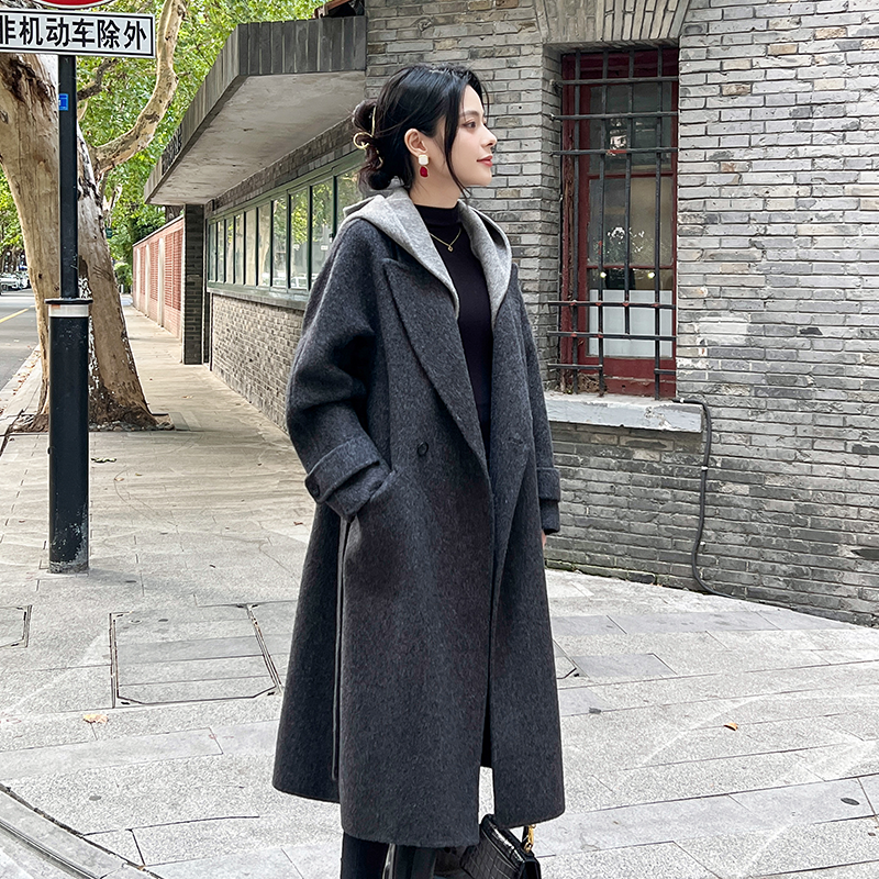 スモーキーグレーのダブルフェイスカシミアコート（レディース）ミドル丈2025年秋冬新作韓国風ゆったり高級ウールコート