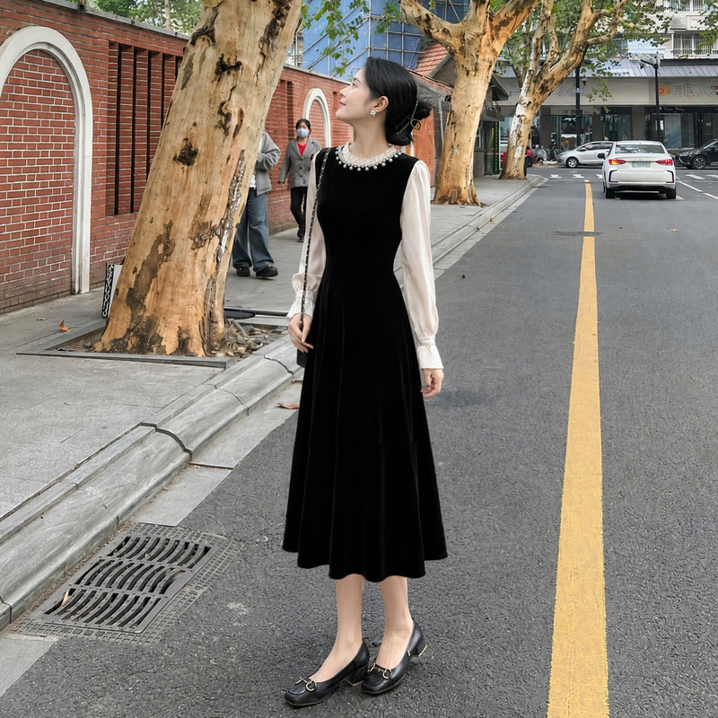 2026 Autumn Heavy Beaded Noble Style Velvet Dress for Women, Mid-Length, Color-Block Patchwork, Long Sleeve A-Line Dress 2026 Autumn Heavy Beaded Noble Style Velvet Dress for Women, Mid-Length, Color-Block Patchwork, Long Sleeve A-Line Dress