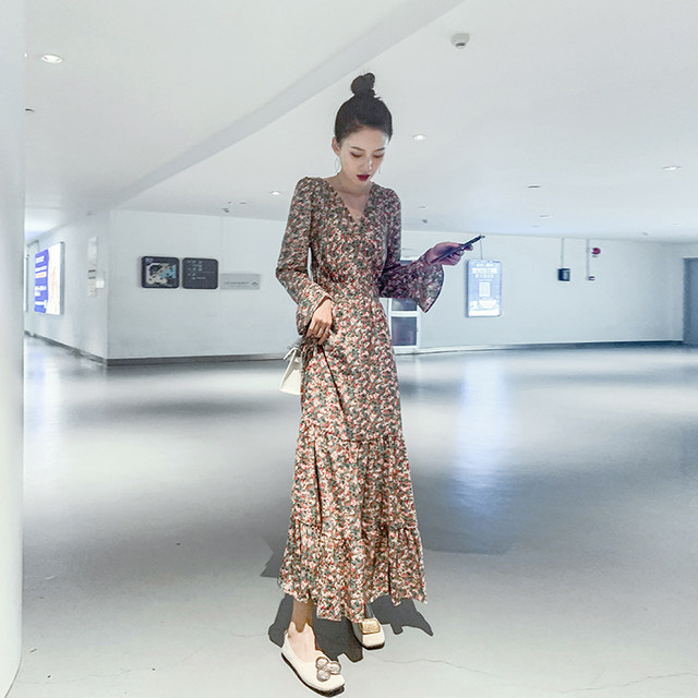 2024 new Korean style long-sleeved floral dress for women spring and autumn chiffon long skirt super fairy style large hem ankle-length skirt