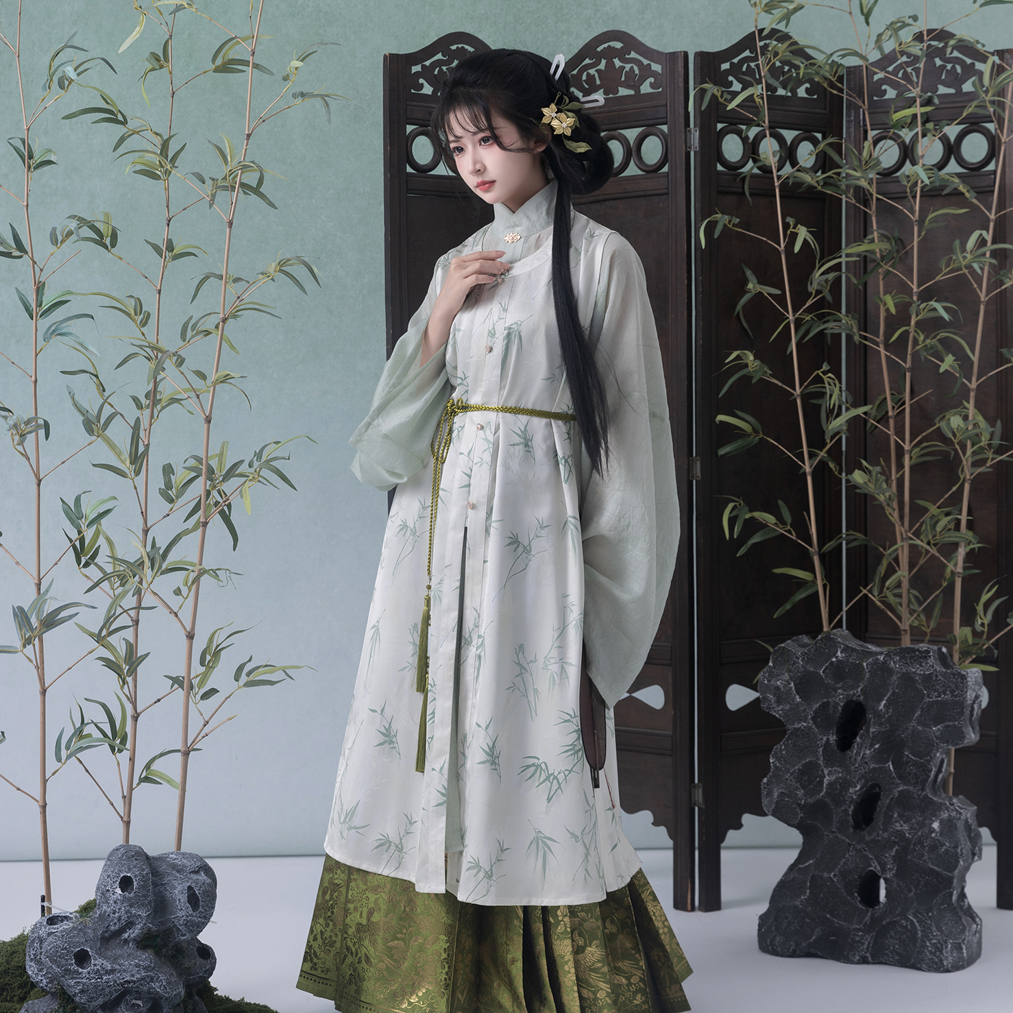 [四季の喜び] オリジナル漢服夏スタイル明朝グリーンラウンドネックロングベストテンセルスタンドカラーストレートスリーブロングシャツ