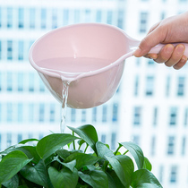 Household thickened plastic water ladle kitchen water spoon plastic shower bath water spoon baby child bath water ladle