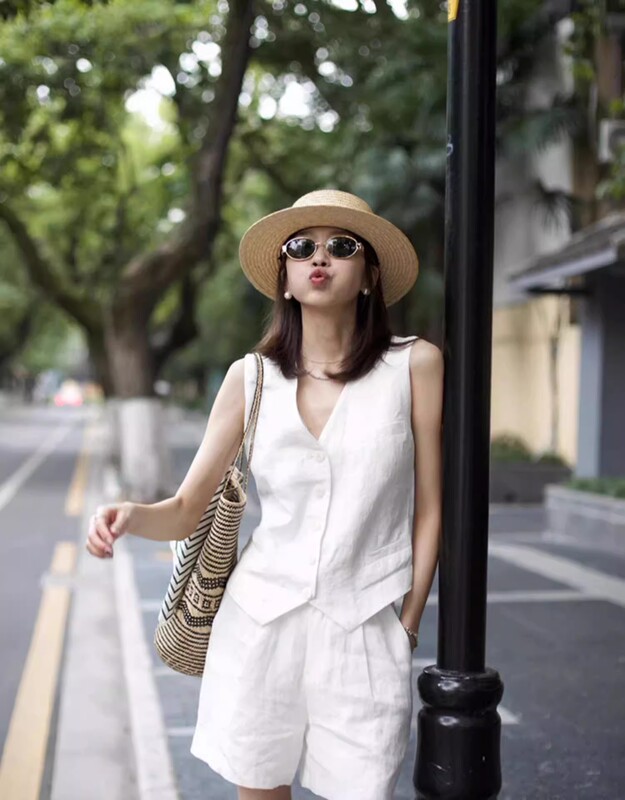 High-End Petite Linen Suit for Women, 2026 Summer, This Year's Trendy Loose-Fitting Sleeveless Vest and Shorts Two-Piece Set