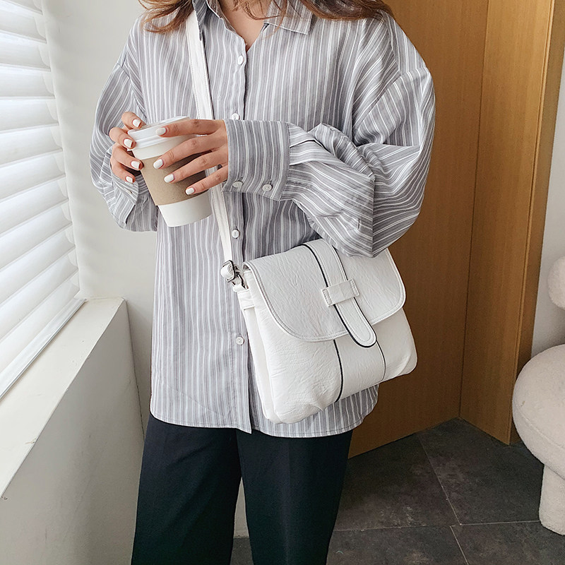 Tide brand retro women's bag 2021 new fashion soft leather contrast color single shoulder messenger bag all-match trend multi-layer small square bag