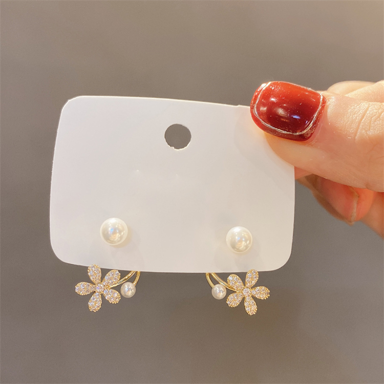 Korean pearls set with diamonds, flowers, niche temperament, personality, versatile, high-end design, earrings, earrings_voghion.com