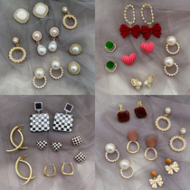 Retro high design sense Joker earrings set autumn and winter New earrings female temperament Pearl niche earrings earrings