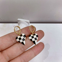 2021 New Love checkerboard earrings autumn and winter earrings special design sense black and white grid earrings earrings earrings tide