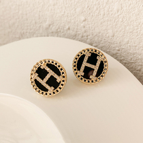 Niche design sense letter H earrings 2021 New temperament light luxury Net red small earrings advanced earrings