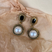 2021 New retro French Baroque pearl earrings female autumn and winter senior sense Net red earrings earrings earrings earrings