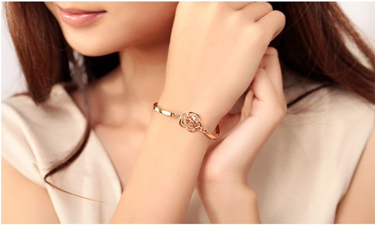 Phiên bản tiếng Hàn của trang sức nhỏ đơn giản pha lê siêu nhấp nháy nơ tình yêu vòng tay nữ zircon mẫu thời trang Hàn Quốc hoang dã vong deo tay