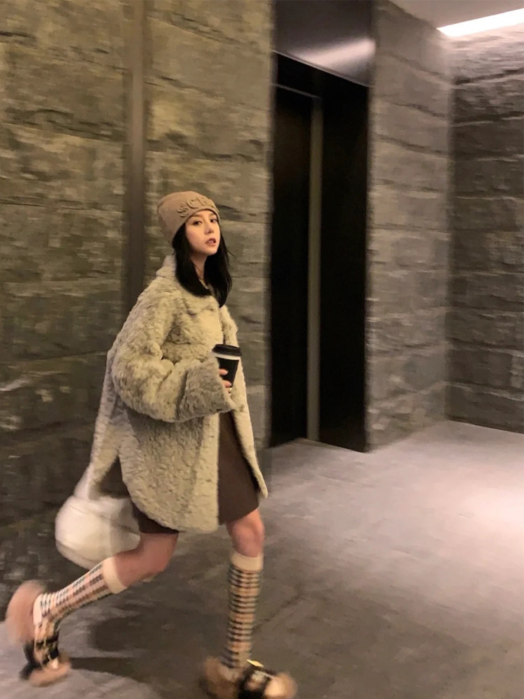 2022 Haining winter imitation rabbit fur coat women's mid-length loose warm hot lamb plush coat