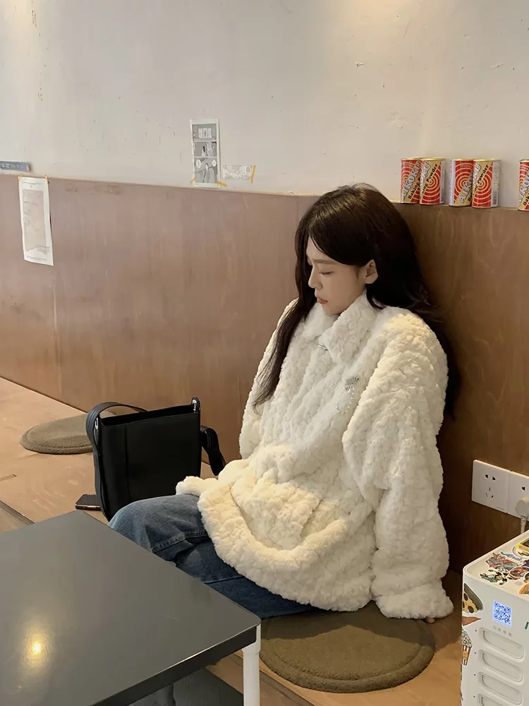 Short winter jacket, Chanel style, oversize, increased thickness, high-quality style