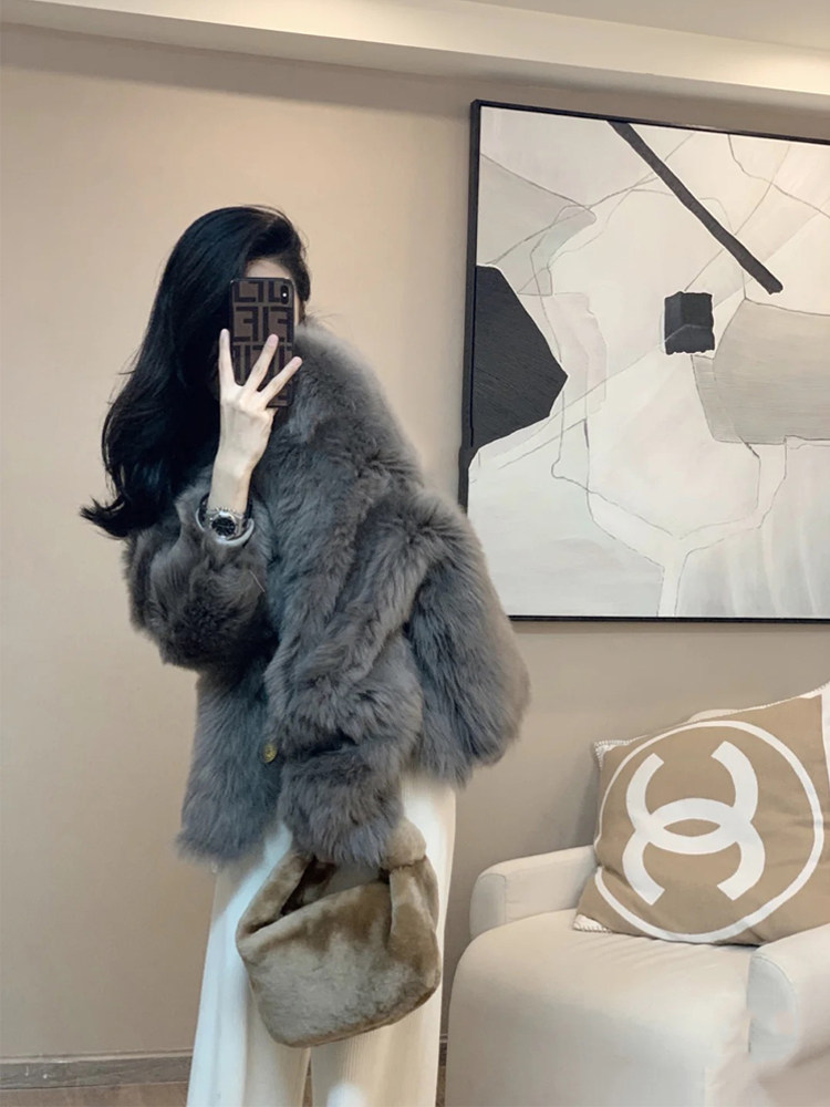 2022 young Fox Fur Fur Straw Coat Female Winter Short leather fur integrated skinny and environmentally friendly fur fashion great clothes