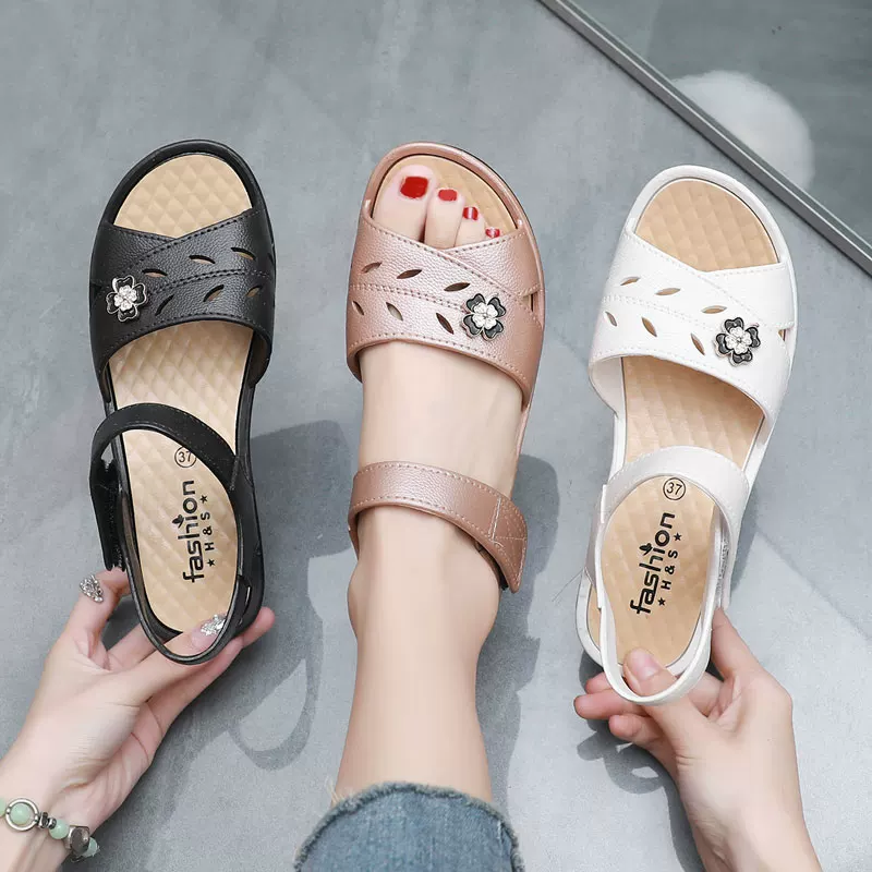 Summer non-slip beach sandals, soft sole