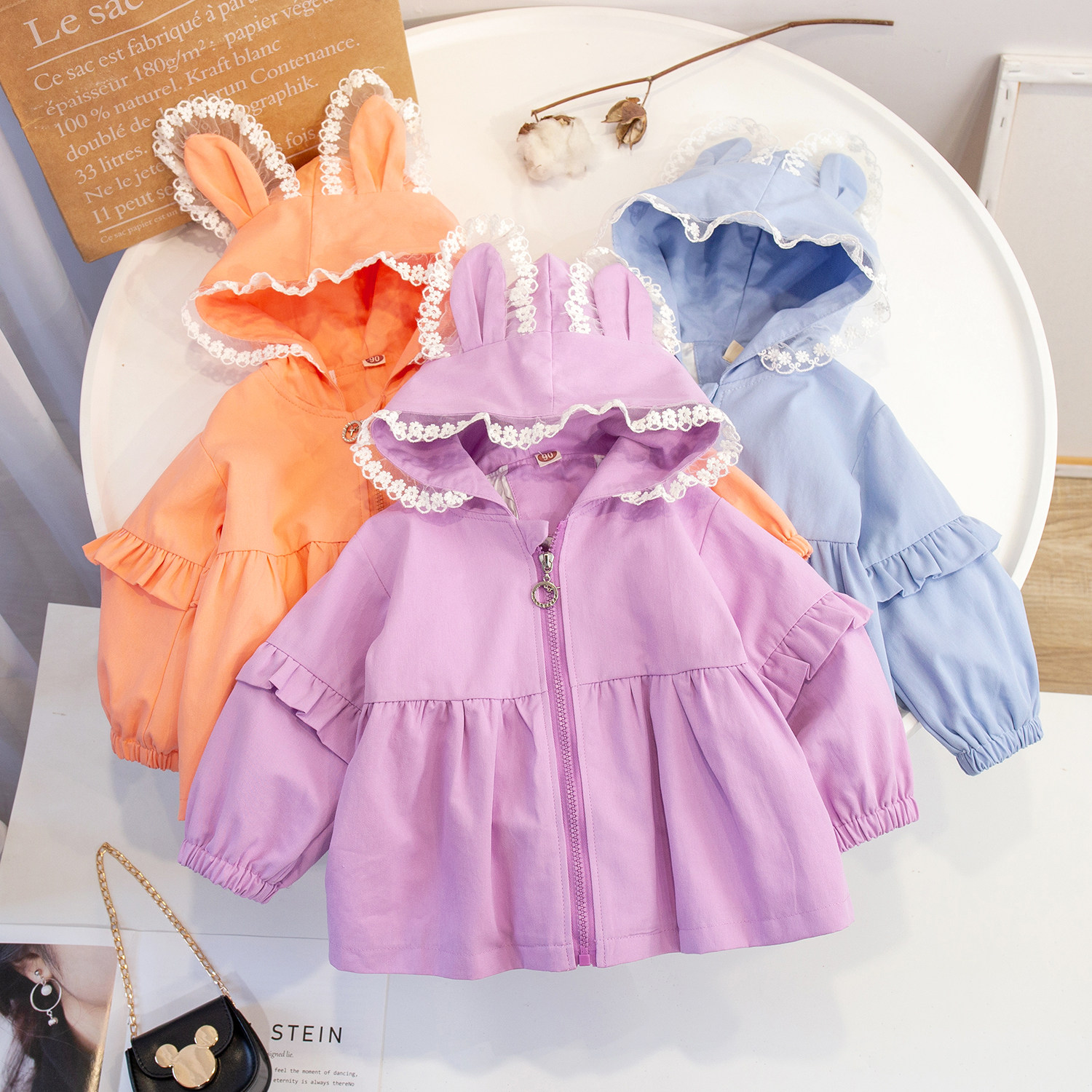 Girls' spring and autumn coat, windbreaker, Western style, baby girl's zipper shirt, Korean version, loose all-match autumn clothes, cute top, cardigan