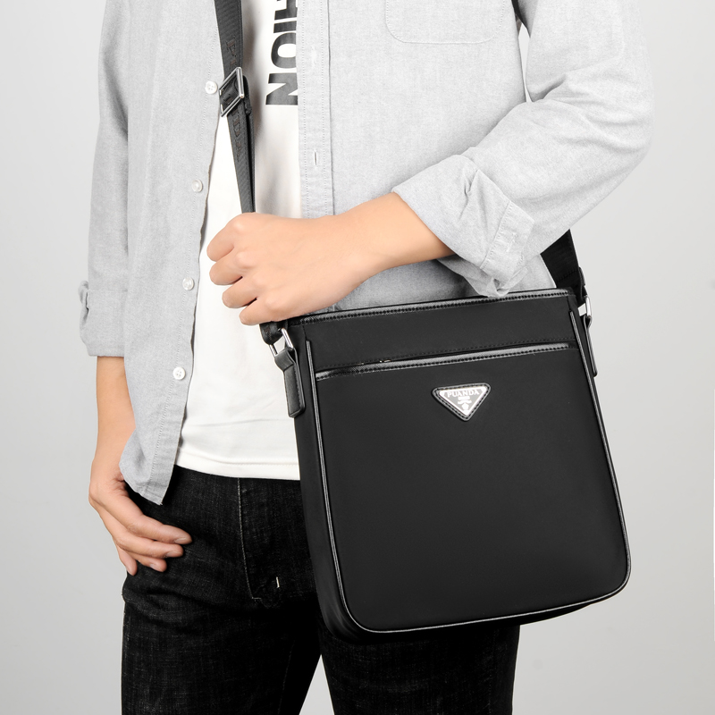 Texture Oxford cloth shoulder bag men's cross-body waterproof fashion black bag simple casual business commuter bag