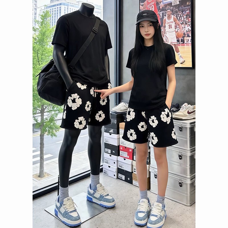 Black Kapok Trendy Sports Shorts for Men, Summer American-Style Heavyweight Fitness Basketball Pants, Breathable Quarter-Length Shorts Black Kapok Trendy Sports Shorts for Men, Summer American-Style Heavyweight Fitness Basketball Pants, Breathable Quarter-Length Shorts