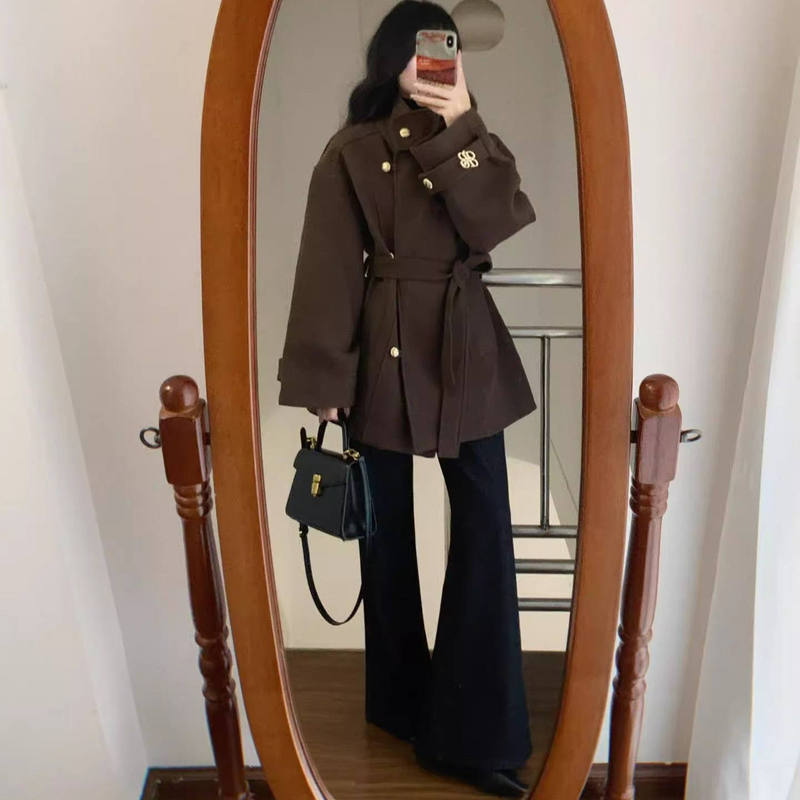 New Autumn and Winter Style Korean-Style Stand-Up Collar Short Woolen Coat for Petite Women, Hepburn-Style High-End Woolen Jacket New Autumn and Winter Style Korean-Style Stand-Up Collar Short Woolen Coat for Petite Women, Hepburn-Style High-End Woolen Jacket