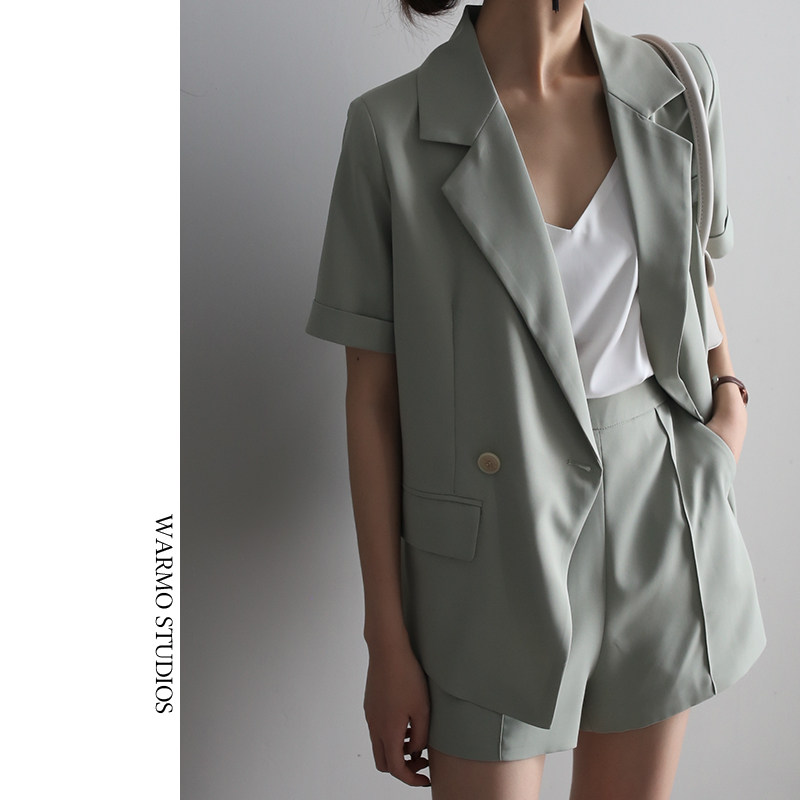 Warmo 2022 summer new casual commuting temperament short-sleeved suit suit slim shorts two-piece female tide