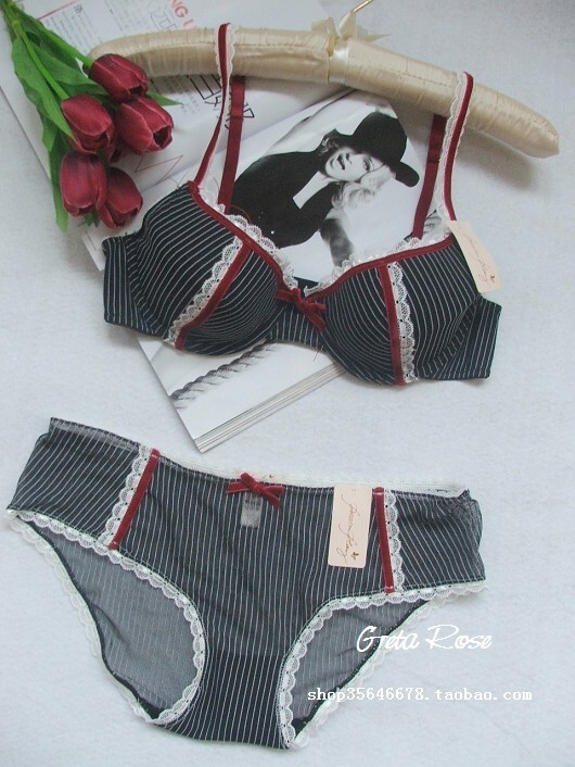 Clearance Sale [Greta. Favorites] Black and White Striped Cinderella's Crystal Slipper Fairy Tale Edition Bra