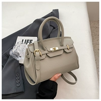 Слон серый большой