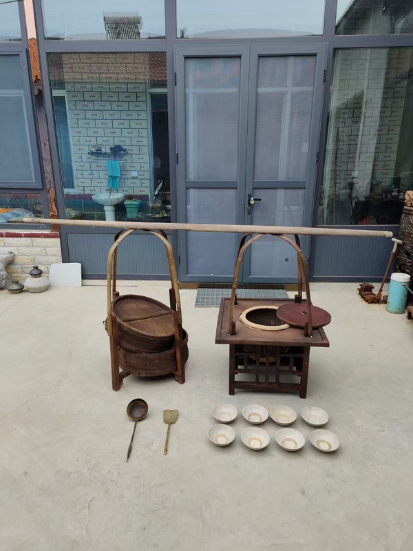 Traditional Nostalgic Old-Style Pickaxe, White Bowl, Copper Spoon, Shovel, Flat Stick, Old Objects, Farmhouse Tea Water Carrying Set, 80S Decorative Ornaments Traditional Nostalgic Old-Style Pickaxe, White Bowl, Copper Spoon, Shovel, Flat Stick, Old Objects, Farmhouse Tea Water Carrying Set, 80S Decorative Ornaments