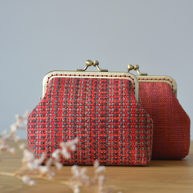 Retro Wind 10cm Lip Gold Bag Wine Red Hand Grab Bag Upscale Flower Style Coarse Handmade Cloth Art Wallet Containing Bag