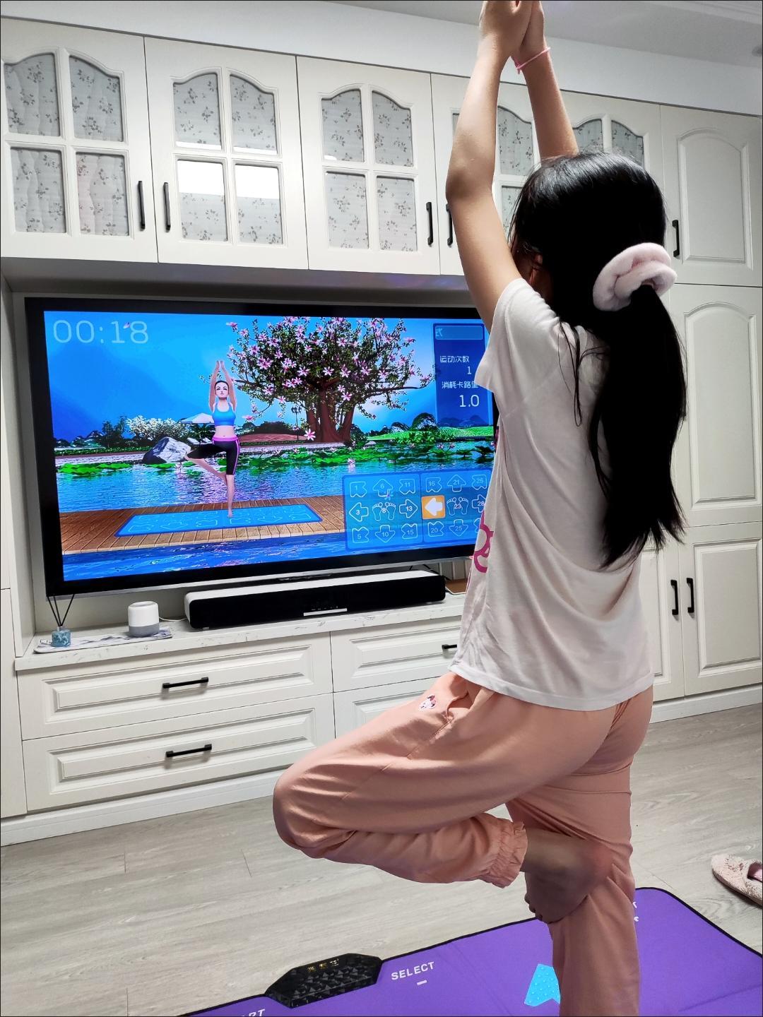 Yoga Running Cut Fruit Millet TV Available Hop Dance Blanket Solo Running Mat Body Sensation Game High Definition Ar-Taobao