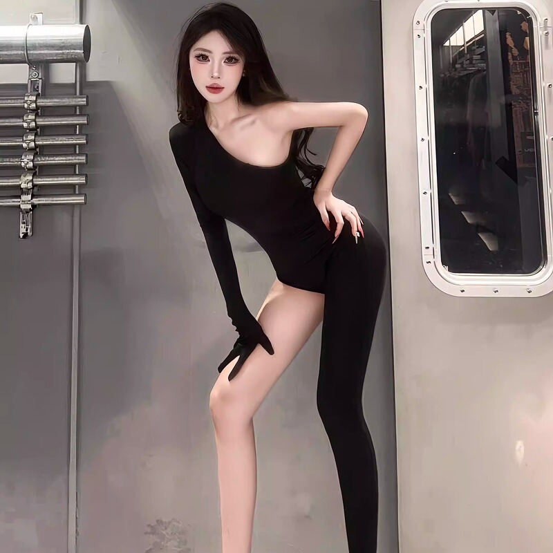 European and American Style Hot Girl One-Shoulder Off-Shoulder Backless Jumpsuit for Women 2026 New Sexy Slim-Fit Leg-Revealing Jumpsuit