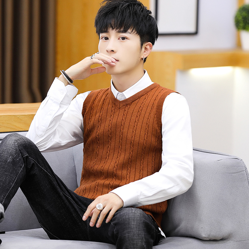 Autumn and Winter Cable Knit V-Neck Sleeveless Sweater Vest for Men, Stylish and Versatile Knitwear