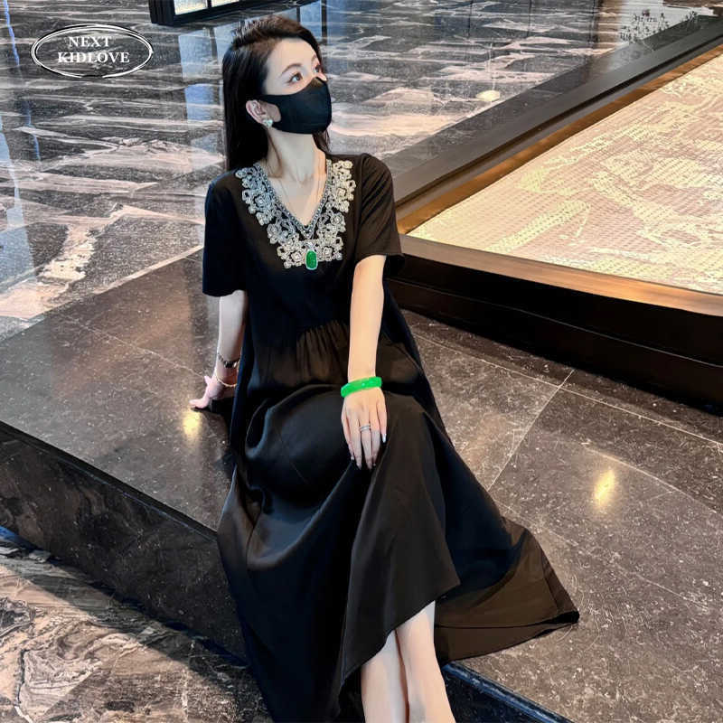 Hong Kong French Hepburn Style V-Neck Embroidered Short-Sleeve Dress for Women, Summer Design, Fashionable and Unique, Over-The-Knee Long Dress Hong Kong French Hepburn Style V-Neck Embroidered Short-Sleeve Dress for Women, Summer Design, Fashionable and Unique, Over-The-Knee Long Dress