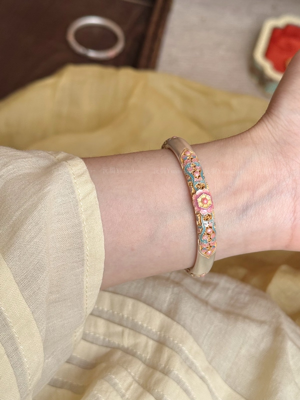 999.9 National Style Enamel Gold-Plated Pink Hollow Begonia and Pear Blossom Silver Bracelet Gift for Girlfriend