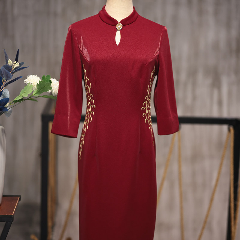 Mulan wedding dress, cheongsam, mother's dress, wedding dress, wine red three-quarter sleeves, retro embroidery, high-end slimming mid-length version