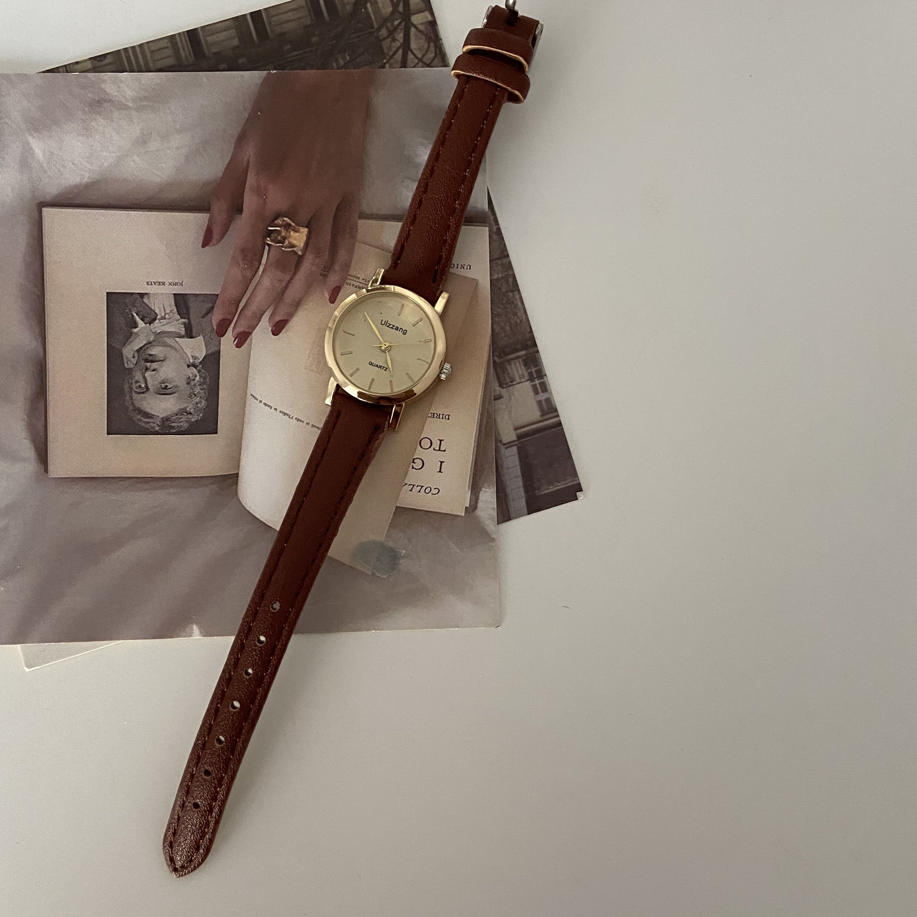 Self-reservation recommended Korean ins style retro small exquisite disc French simple sense daily simple watch female