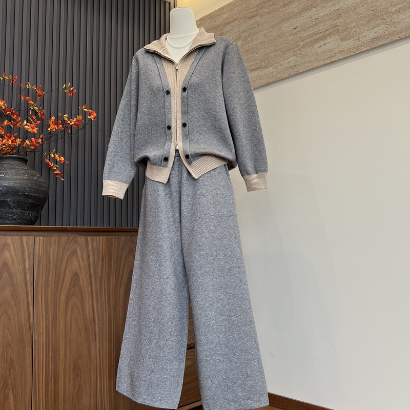 Fashionable New Mother's Clothing, Elegant Knitted Top, Cardigan, Elastic Waist Pants, Middle-Aged and Elderly Women's Coat, Sweater Set Fashionable New Mother's Clothing, Elegant Knitted Top, Cardigan, Elastic Waist Pants, Middle-Aged and Elderly Women's Coat, Sweater Set