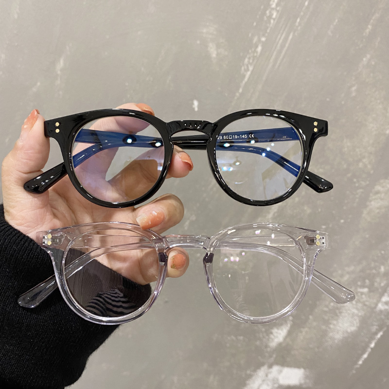 Black glasses frame women's small face is thin and ultra-light
