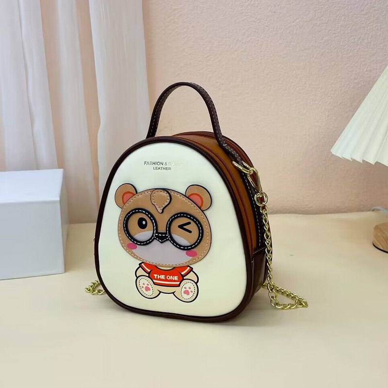 小包包女包2023新款学生女生JK制服斜挎包，日系少女风能否成为时尚新宠？