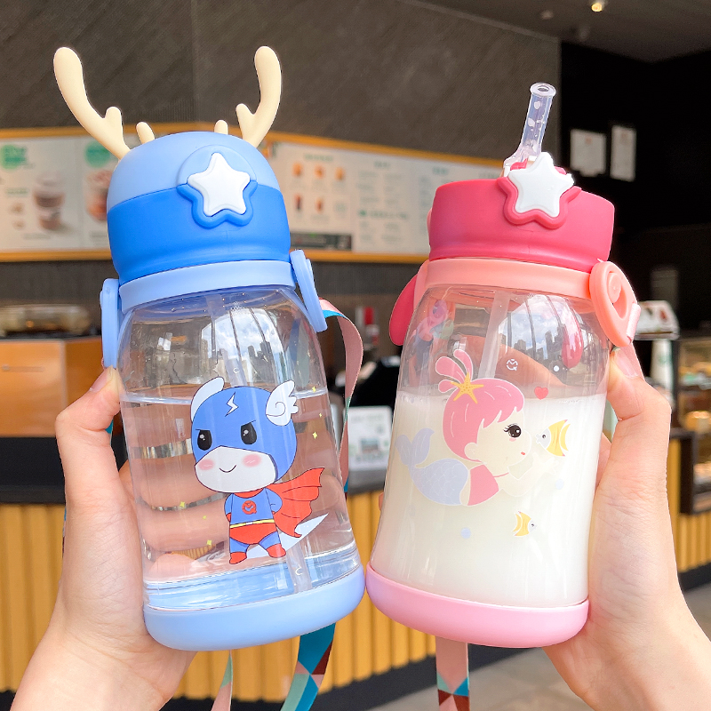 Children's straw water glasses Men's and women's cute plastic water glasses Students ins Winds Baby Bag Net Red cups Children's Kindergarten