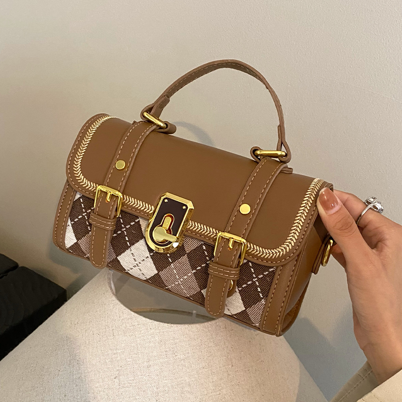 This Year's Popular Bags for Women 2026 New Color-Blocking Fashion Handbag Boston Bag Autumn High-End Single Shoulder Crossbody Bag