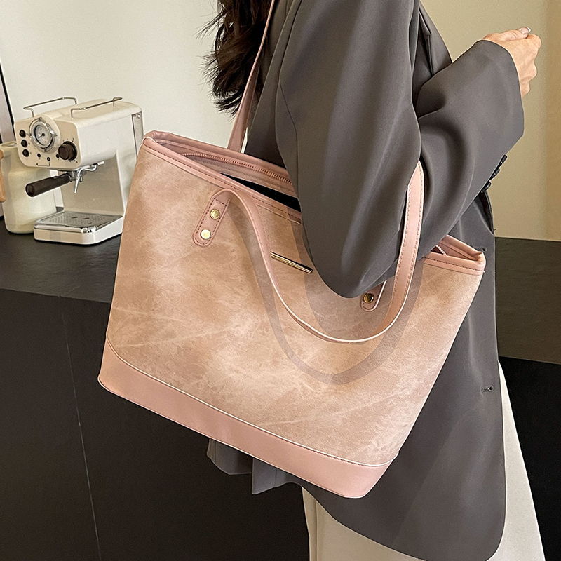 High-End Bags for Women 2026 New Fashion Popular Tote Bag Large Capacity Versatile Handbag for Commuting Shoulder Bag