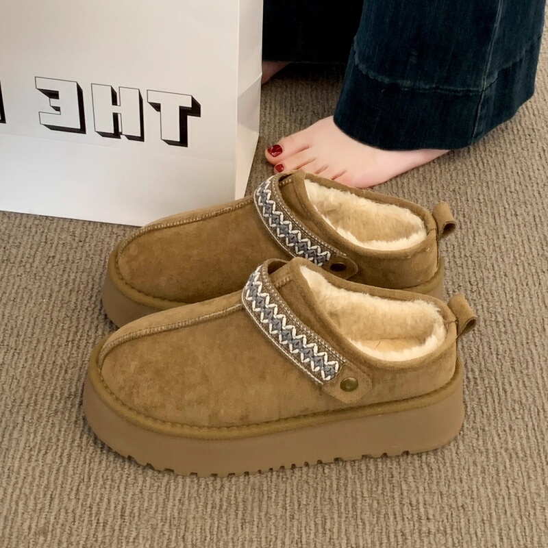 Thick-Soled Closed-Toe Cotton Slippers for Women, Suitable for Outdoor Wear in Autumn and Winter, New Slip-On Half-Slippers, Snow Boots, Cotton Shoes Thick-Soled Closed-Toe Cotton Slippers for Women, Suitable for Outdoor Wear in Autumn and Winter, New Slip-On Half-Slippers, Snow Boots, Cotton Shoes