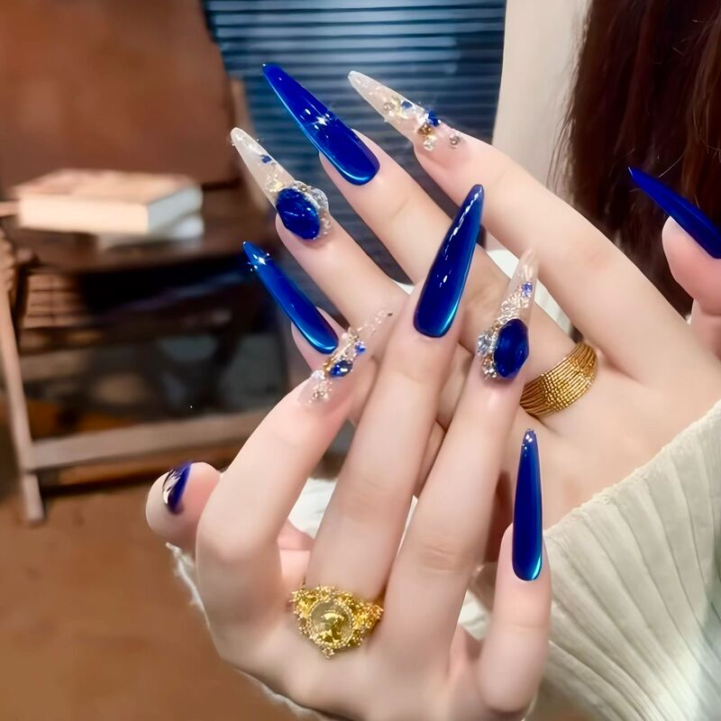 【Blue Radiance·Swarovski Elements】March Rabbit Sparkling Blue Whitening Handmade Wearable Nails 【Blue Radiance·Swarovski Elements】March Rabbit Sparkling Blue Whitening Handmade Wearable Nails