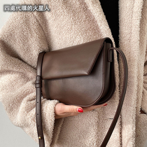 Italy ZAMP womens bag advanced small crowdsourced retro large capacity brief armband bag 2021 new soft leather diagonal satchel bag