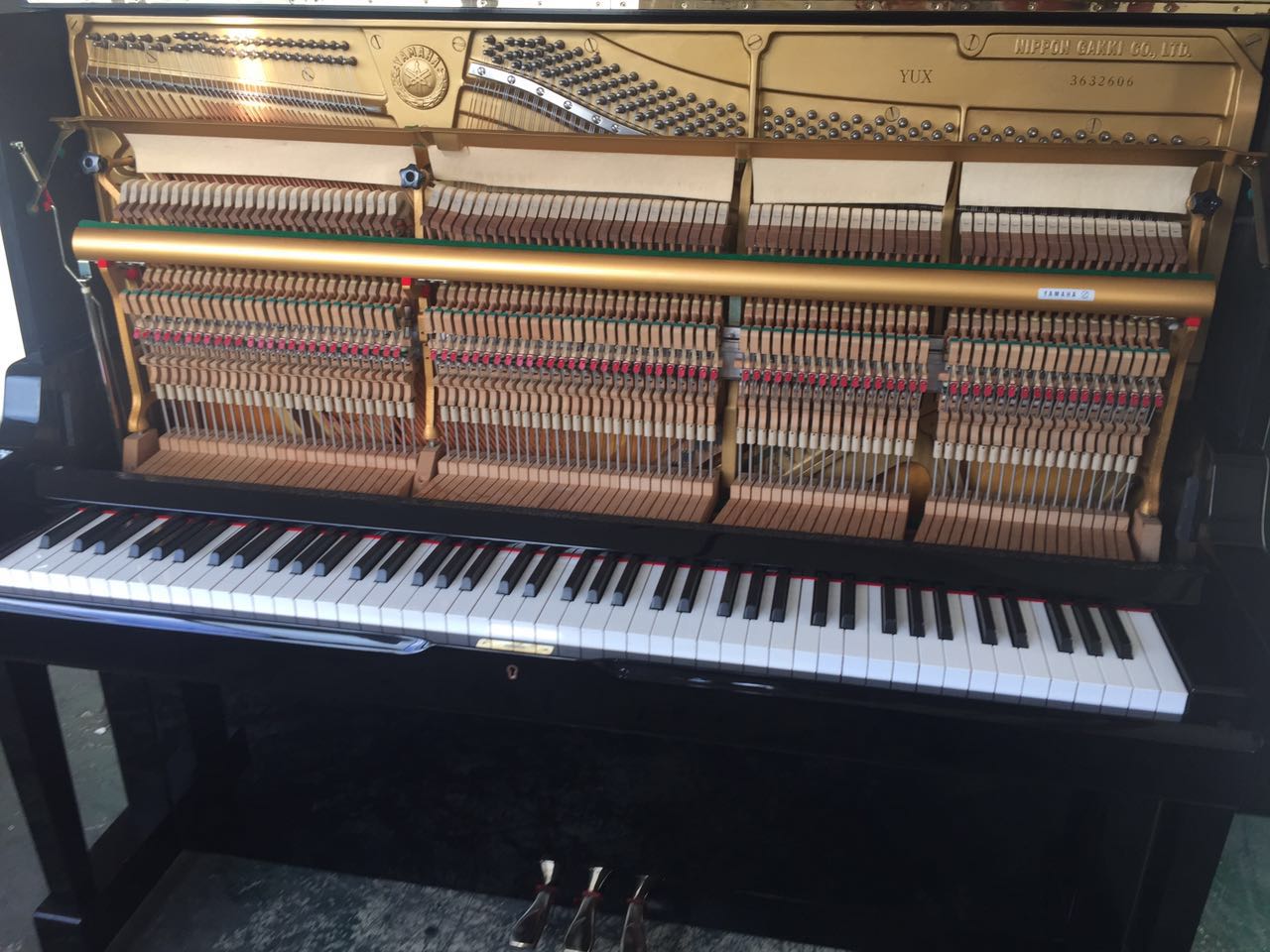 Thâm Quyến nhập khẩu gạo Yamaha YUX trở lại khung đàn piano chơi dọc phù hợp cho hiệu suất chuyên nghiệp yamaha ydp