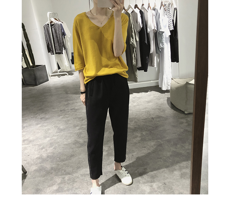 Áo thun cổ chữ V nữ mùa xuân và bộ mùa thu tay áo năm điểm đơn giản Áo sơ mi nửa tay màu kẹo Hàn Quốc áo len trắng